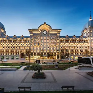 Otel Courtyard By Marriott, Bakü